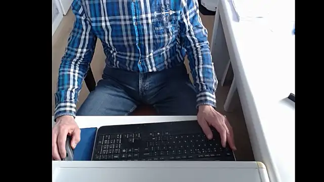 Snapshot of dutchpornking chatting on 01.14.25 dutchpornking online show from 01.14.25