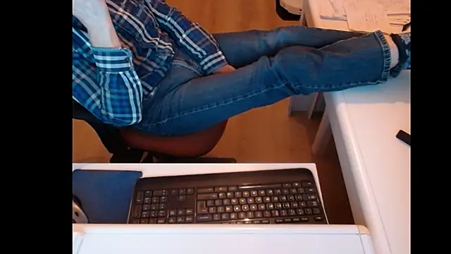 Snapshot of dutchpornking chatting on 01.14.25 dutchpornking online show from 01.14.25