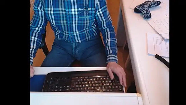 Snapshot of dutchpornking chatting on 01.15.25 dutchpornking online show from 01.15.25
