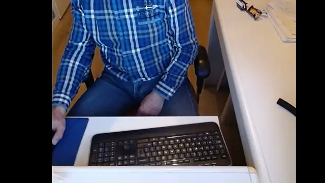 Snapshot of dutchpornking chatting on 01.18.25 dutchpornking online show from 01.18.25