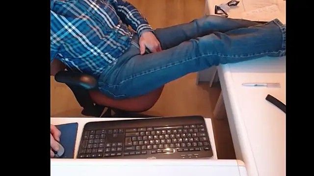 Snapshot of dutchpornking chatting on 01.21.25 dutchpornking online show from 01.21.25