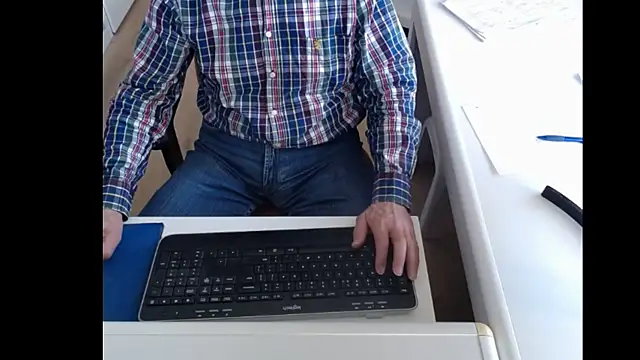 Snapshot of dutchpornking chatting on 01.27.25 dutchpornking online show from 01.27.25