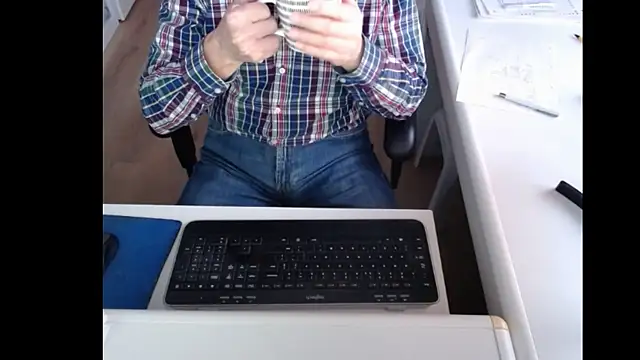 Snapshot of dutchpornking chatting on 01.28.25 dutchpornking online show from 01.28.25