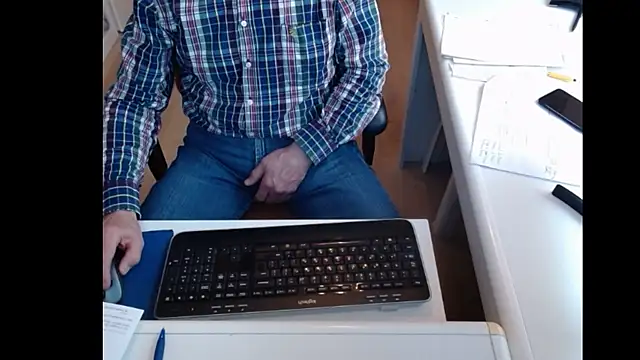 Snapshot of dutchpornking chatting on 01.31.25 dutchpornking online show from 01.31.25