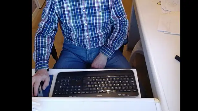 Snapshot of dutchpornking chatting on 02.03.25 dutchpornking online show from 02.03.25