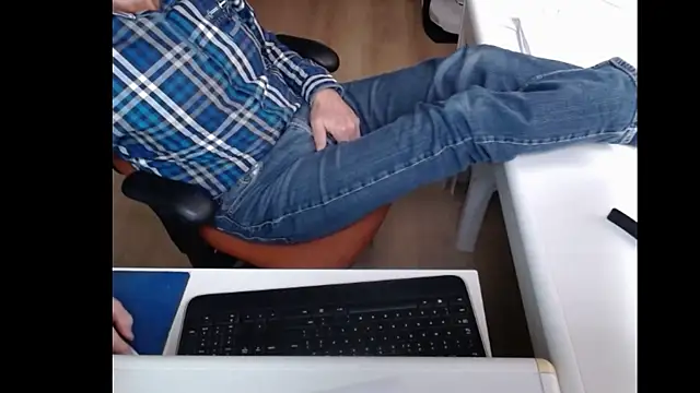 Snapshot of dutchpornking chatting on 02.09.25 dutchpornking online show from 02.09.25
