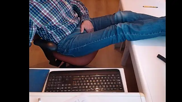 Snapshot of dutchpornking chatting on 02.12.25 dutchpornking online show from 02.12.25