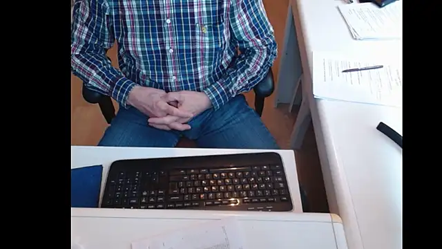 Snapshot of dutchpornking chatting on 02.13.25 dutchpornking online show from 02.13.25