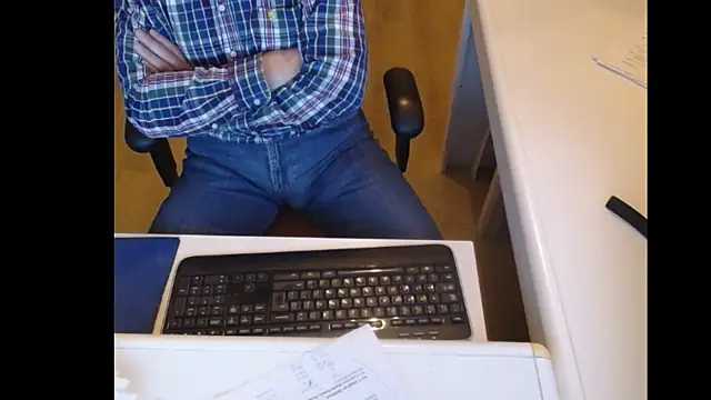 Snapshot of dutchpornking chatting on 02.13.25 dutchpornking online show from 02.13.25