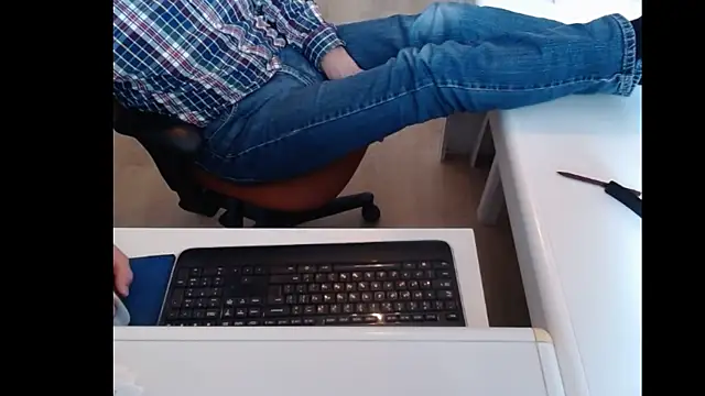 Snapshot of dutchpornking chatting on 02.14.25 dutchpornking online show from 02.14.25