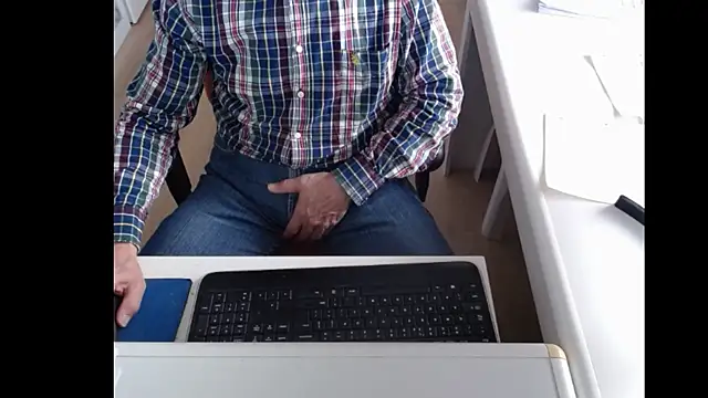 Snapshot of dutchpornking chatting on 02.16.25 dutchpornking online show from 02.16.25