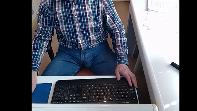 Snapshot of dutchpornking chatting on 02.16.25 dutchpornking online show from 02.16.25