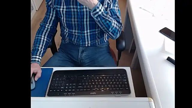 Snapshot of dutchpornking chatting on 02.18.25 dutchpornking online show from 02.18.25