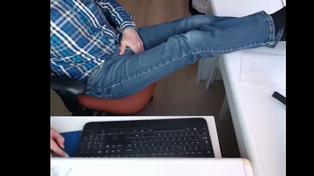 Snapshot of dutchpornking chatting on 02.19.25 dutchpornking online show from 02.19.25
