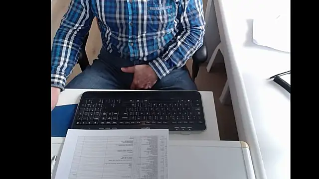 Snapshot of dutchpornking chatting on 02.20.25 dutchpornking online show from 02.20.25