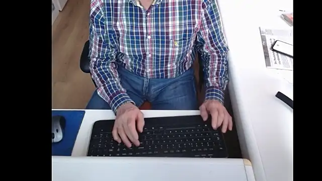 Snapshot of dutchpornking chatting on 02.27.25 dutchpornking online show from 02.27.25