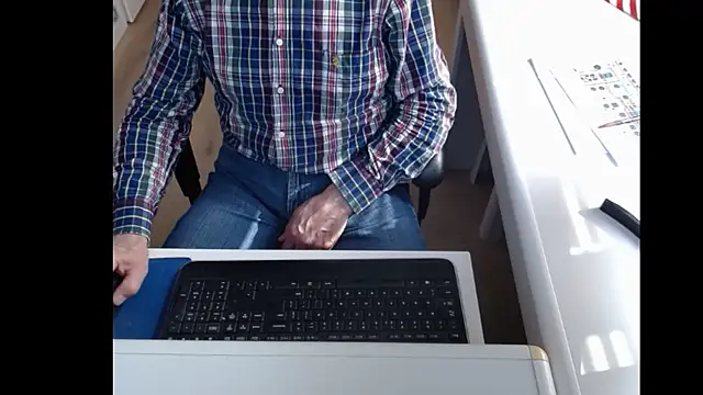 Snapshot of dutchpornking chatting on 03.02.25 dutchpornking online show from 03.02.25