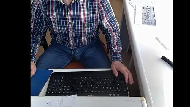 Snapshot of dutchpornking chatting on 03.05.25 dutchpornking online show from 03.05.25