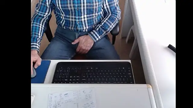 Snapshot of dutchpornking chatting on 03.11.25 dutchpornking online show from 03.11.25
