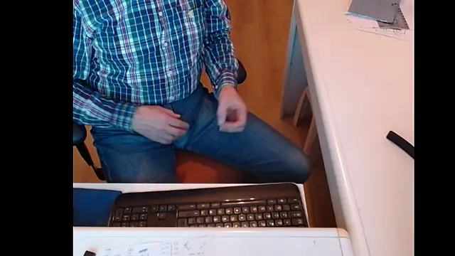 Snapshot of dutchpornking chatting on 03.11.25 dutchpornking online show from 03.11.25
