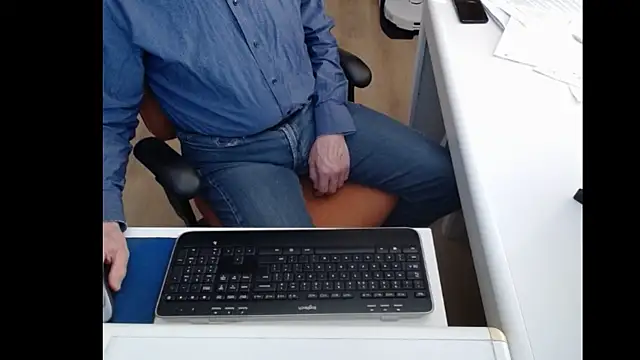 Snapshot of dutchpornking chatting on 03.18.25 dutchpornking online show from 03.18.25