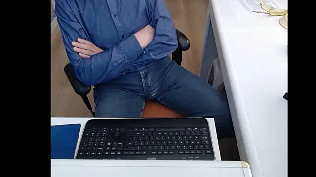Snapshot of dutchpornking chatting on 03.19.25 dutchpornking online show from 03.19.25