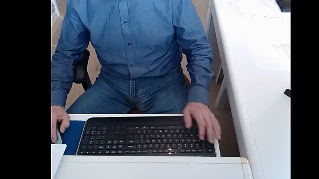 Snapshot of dutchpornking chatting on 03.21.25 dutchpornking online show from 03.21.25