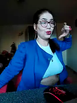 Chriss Tinaa online show from 12.12.24