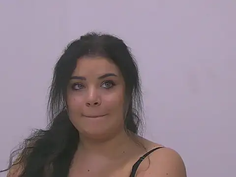 Snapshot of BustyMadison chatting on 10.24.25 BustyMadison online show from 10.24.25