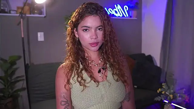 Snapshot of HannahEvanss chatting on 10.29.25 HannahEvanss online show from 10.29.25