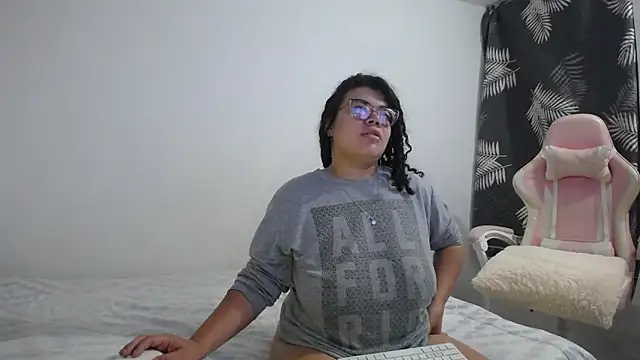 Snapshot of mabigomez00 chatting on 10.09.25 mabigomez00 online show from 10.09.25