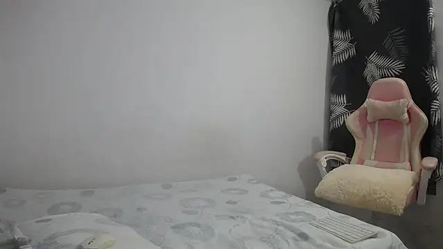 Snapshot of mabigomez00 chatting on 10.30.25 mabigomez00 online show from 10.30.25