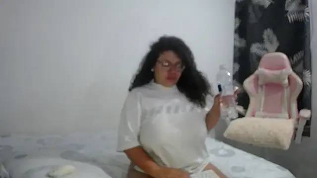 mabigomez00 online show from 02.21.26