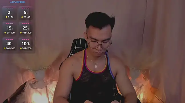 Snapshot of 000batman000 chatting on 12.11.24 000batman000 online show from 12.11.24