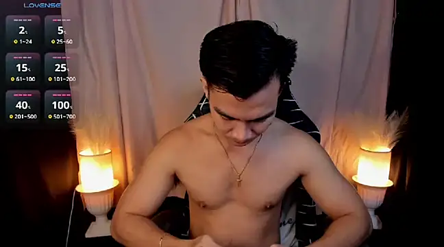 Snapshot of 000batman000 chatting on 01.29.25 000batman000 online show from 01.29.25