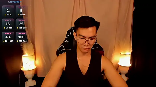 Snapshot of 000batman000 chatting on 02.10.25 000batman000 online show from 02.10.25