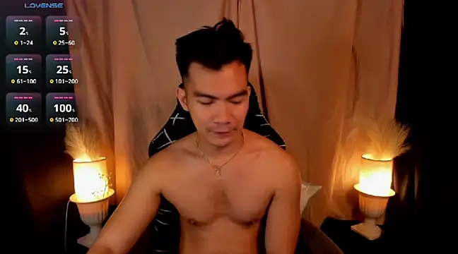 Snapshot of 000batman000 chatting on 02.20.25 000batman000 online show from 02.20.25