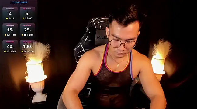 Snapshot of 000batman000 chatting on 03.13.25 000batman000 online show from 03.13.25