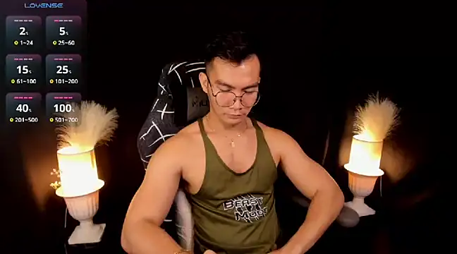 Snapshot of 000batman000 chatting on 03.14.25 000batman000 online show from 03.14.25