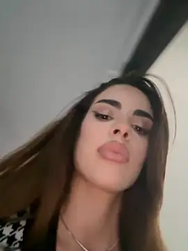 Snapshot of Arabian_beauty chatting on 10.24.25 Arabian beauty online show from 10.24.25