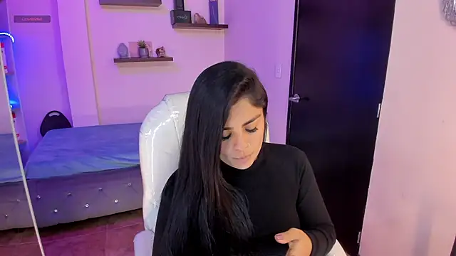 Catalinaa martinez online show from 12.17.24