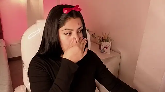 Snapshot of Catalinaa_martinez chatting on 10.10.25 Catalinaa martinez online show from 10.10.25