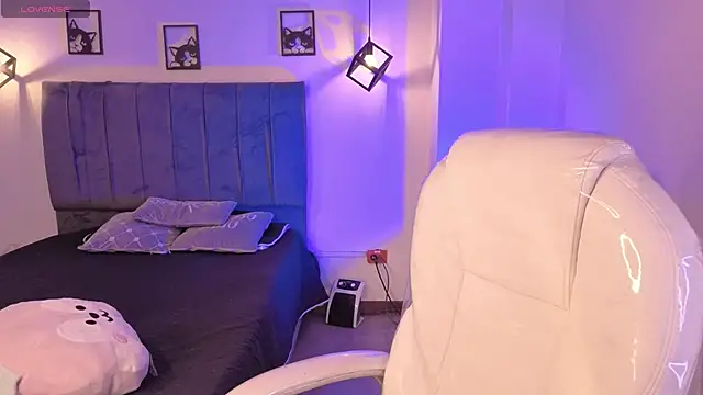 Snapshot of Catalinaa_martinez chatting on 10.30.25 Catalinaa martinez online show from 10.30.25