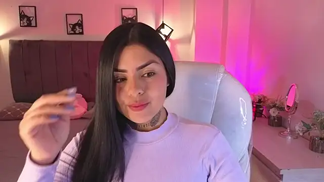 Snapshot of Catalinaa_martinez chatting on 11.06.25 Catalinaa martinez online show from 11.06.25