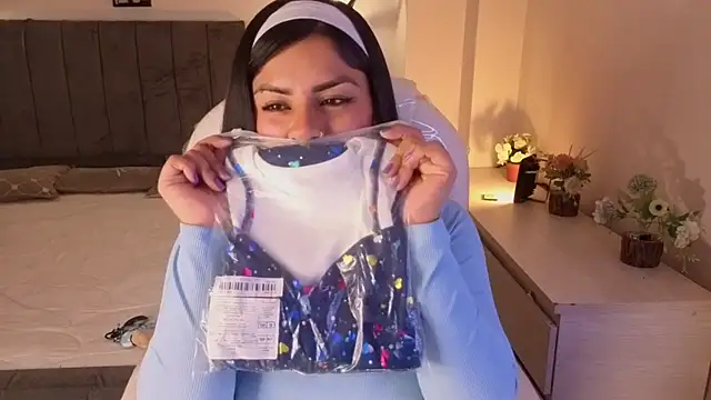 Snapshot of Catalinaa_martinez chatting on 11.16.25 Catalinaa martinez online show from 11.16.25