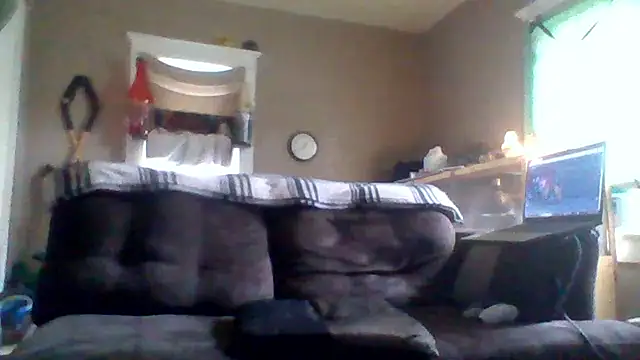 Snapshot of PrettyboyRed chatting on 11.07.25 PrettyboyRed online show from 11.07.25