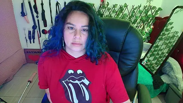 Snapshot of elektra_32 chatting on 10.04.25 elektra 32 online show from 10.04.25