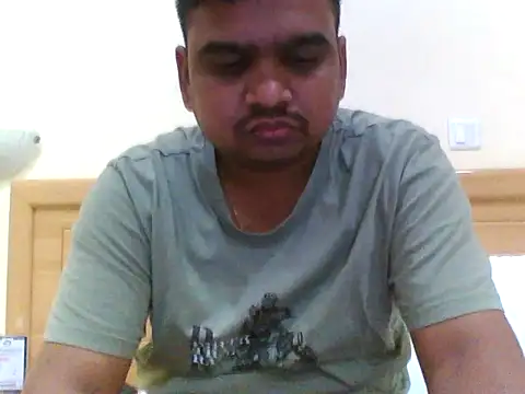 Snapshot of padikvinny chatting on 10.27.25 padikvinny online show from 10.27.25