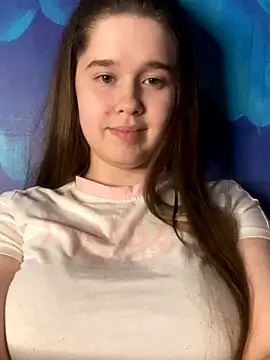 Snapshot of HornyGirlH chatting on 10.13.25 HornyGirlH online show from 10.13.25