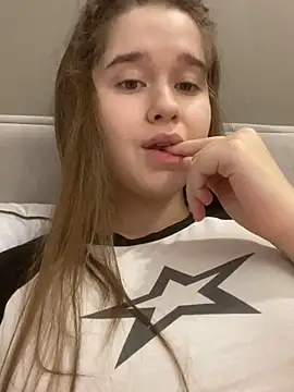 HornyGirlH online show from 11.24.25